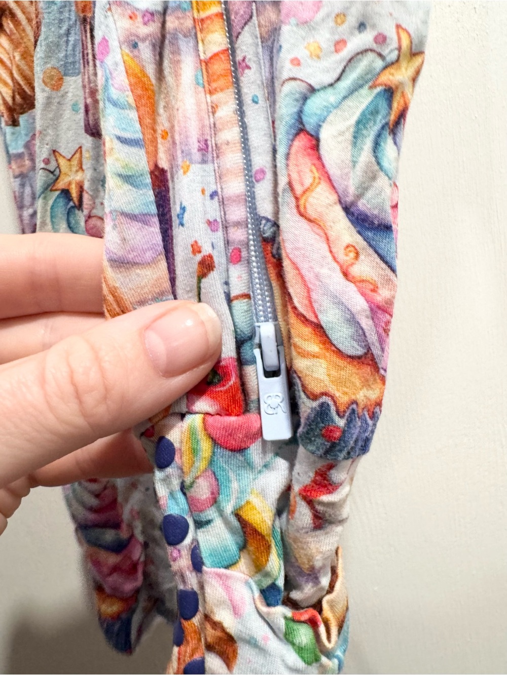 Bums & Roses Bamboo Convertible Ruffle Romper Rainbow Cupcakes 9-12M Baby - Picture 5 of 7